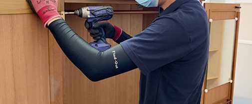 大型家具は分解して安全に小分け搬出