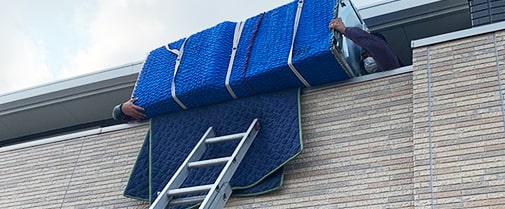 高い技術力で吊り作業にも対応